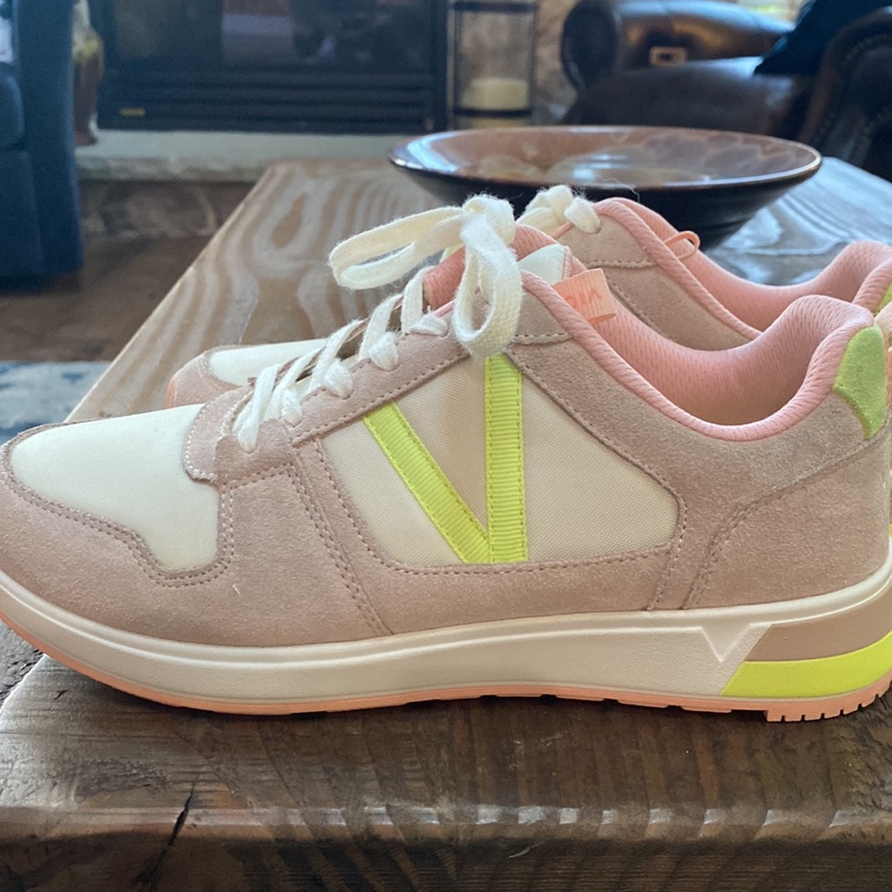 Vionic sneakers - Picture 9 of 14